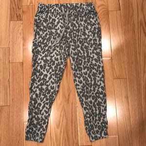 Super soft leopard print joggers with POCKETS!